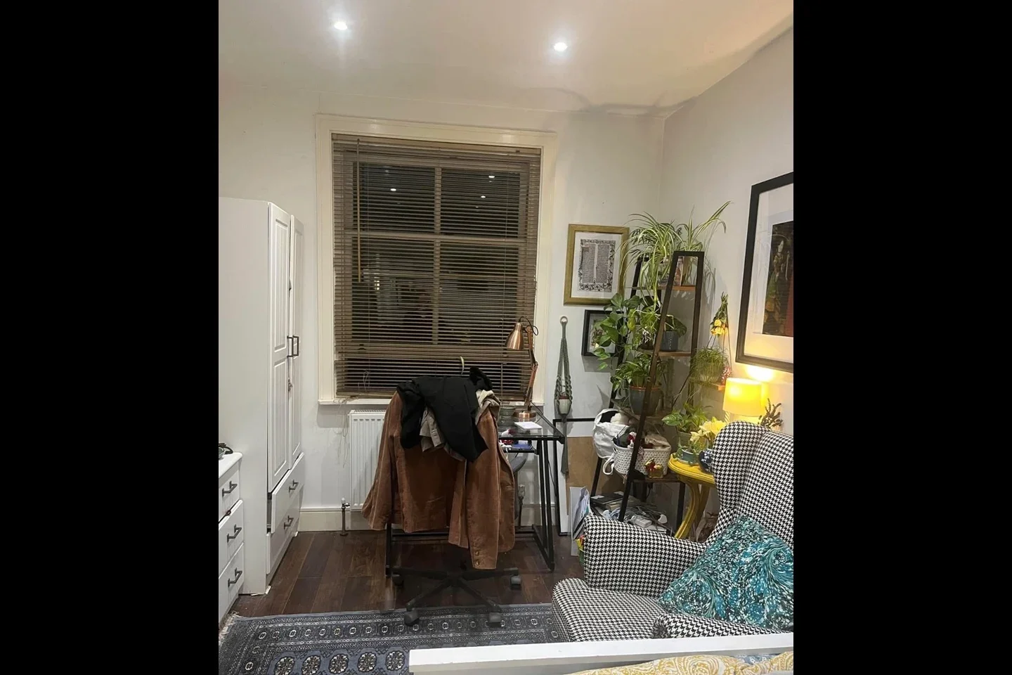 Room Crouch Hill in Greater London