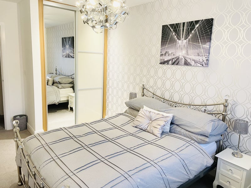 Room Hansom Way in Mid Sussex