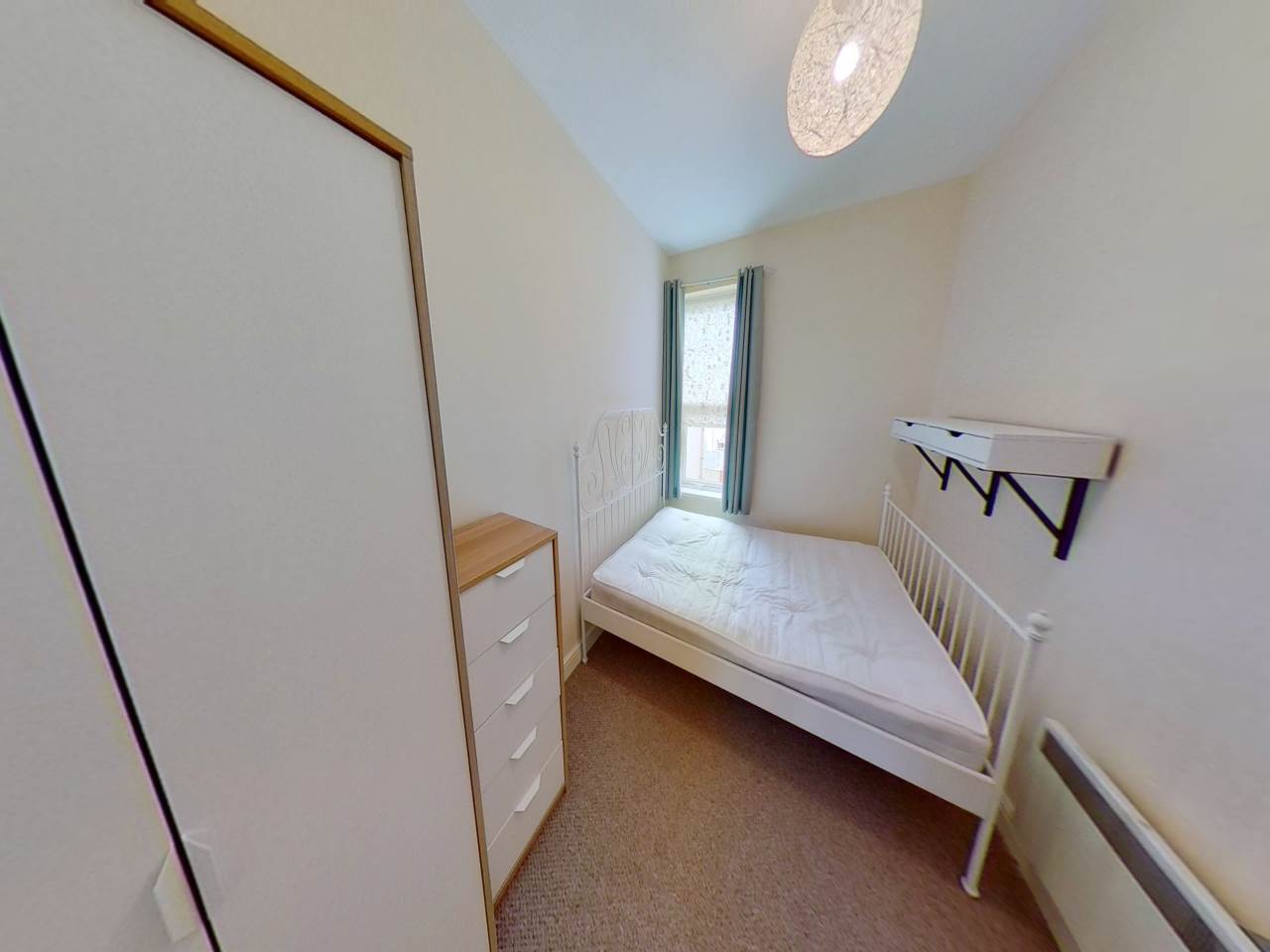 Flat Dogfield Street in Cardiff