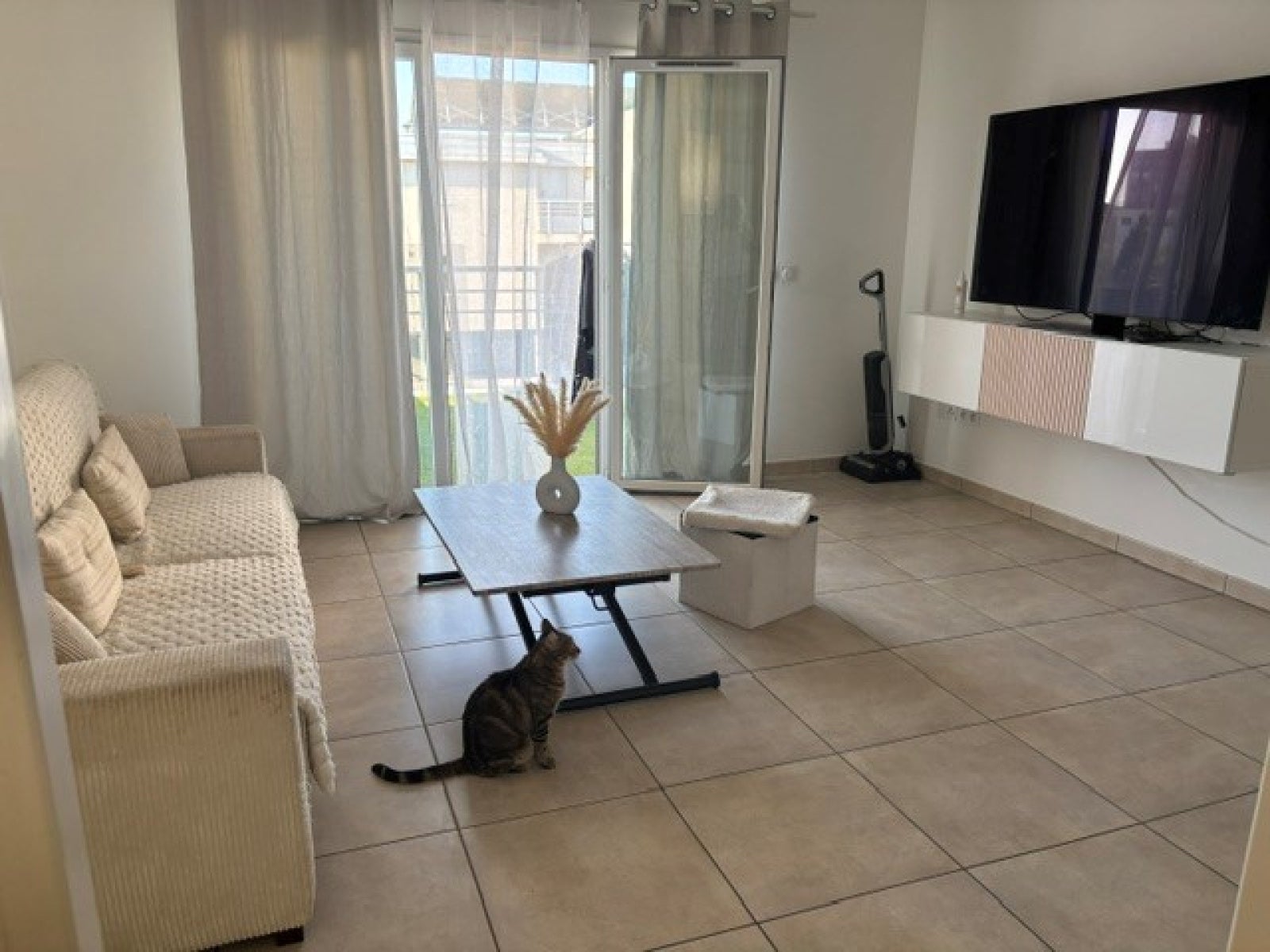 Flat Rue Victor Gelu in Bouc-Bel-Air