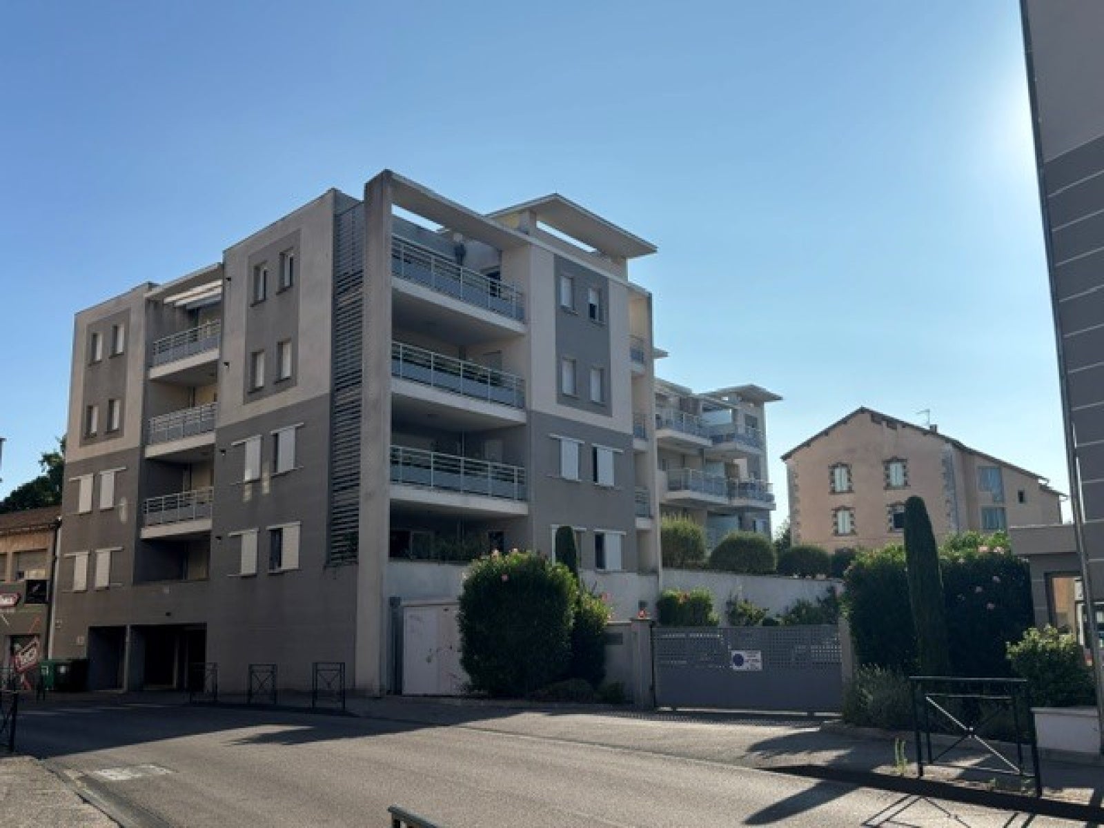 Flat Rue Victor Gelu in Bouc-Bel-Air
