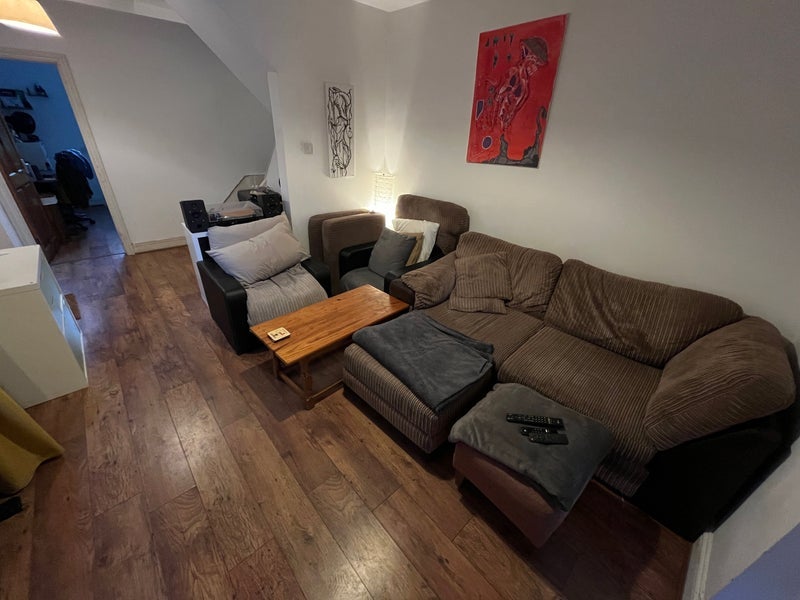 Room Eden Road in Greater London