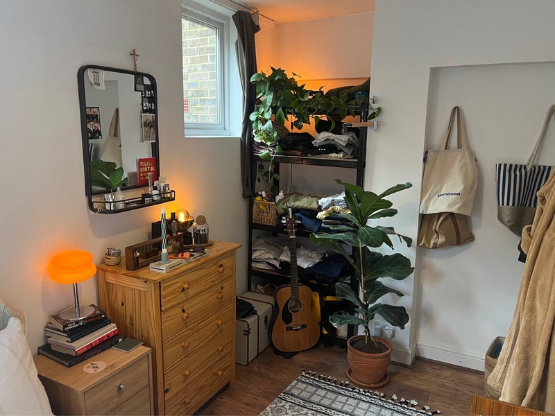 Room Eden Road in Greater London