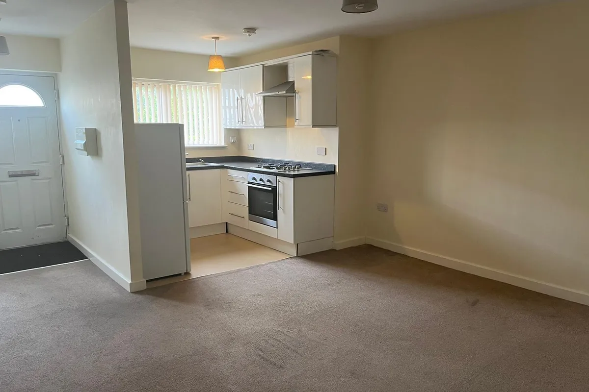 Flat Wellington Court in Bradford
