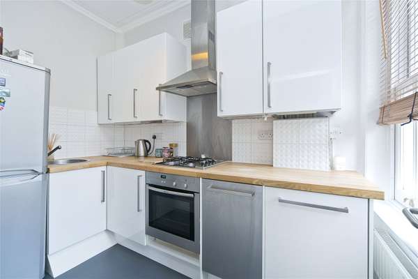 Flat St John's Grove in Greater London