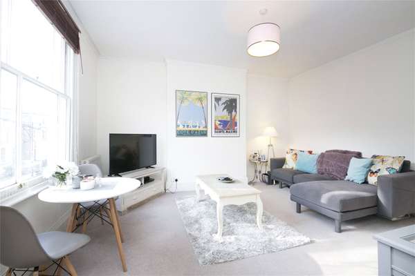 Flat St John's Grove in Greater London