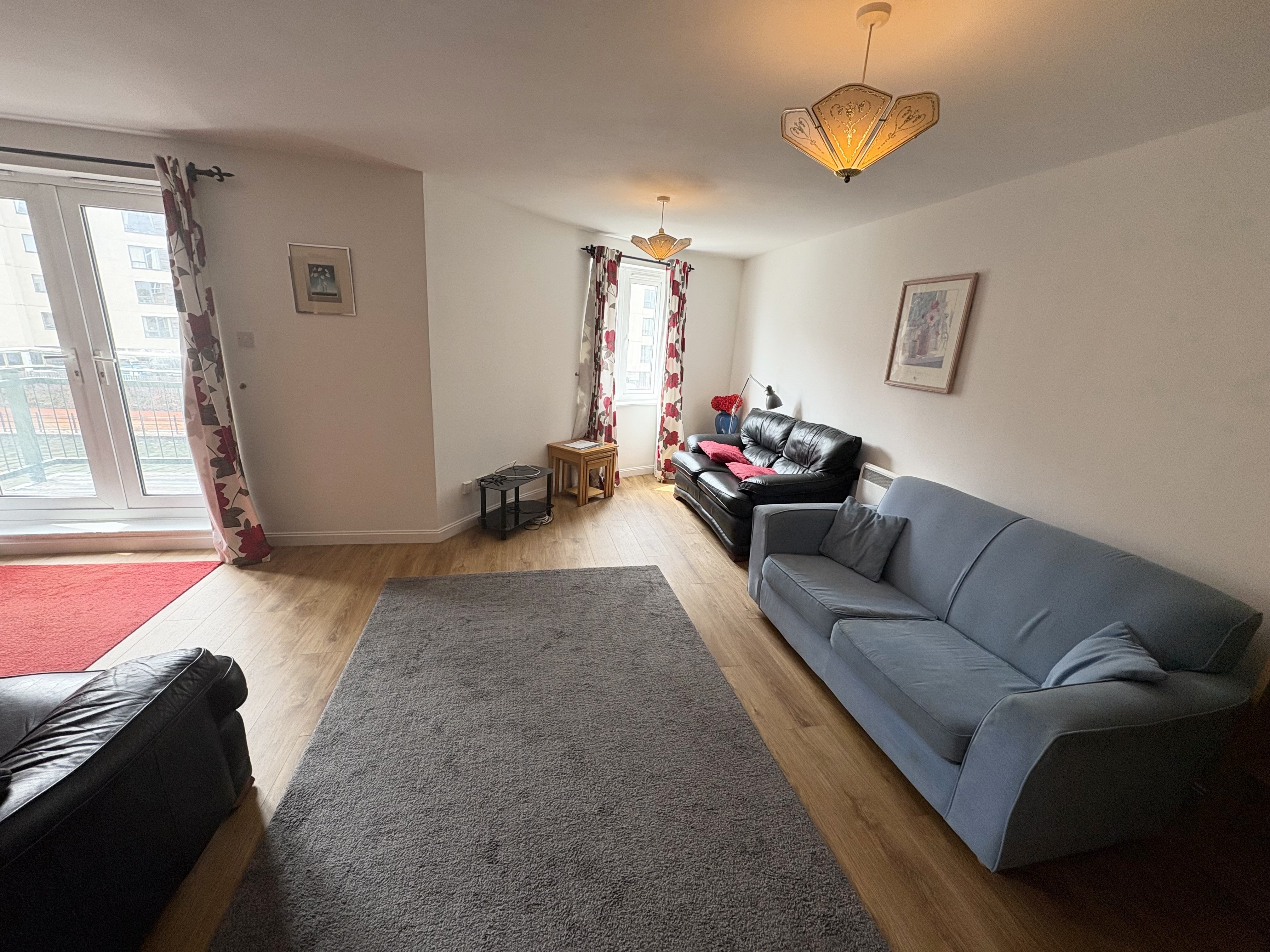 Flat Adventurers Quay in Cardiff