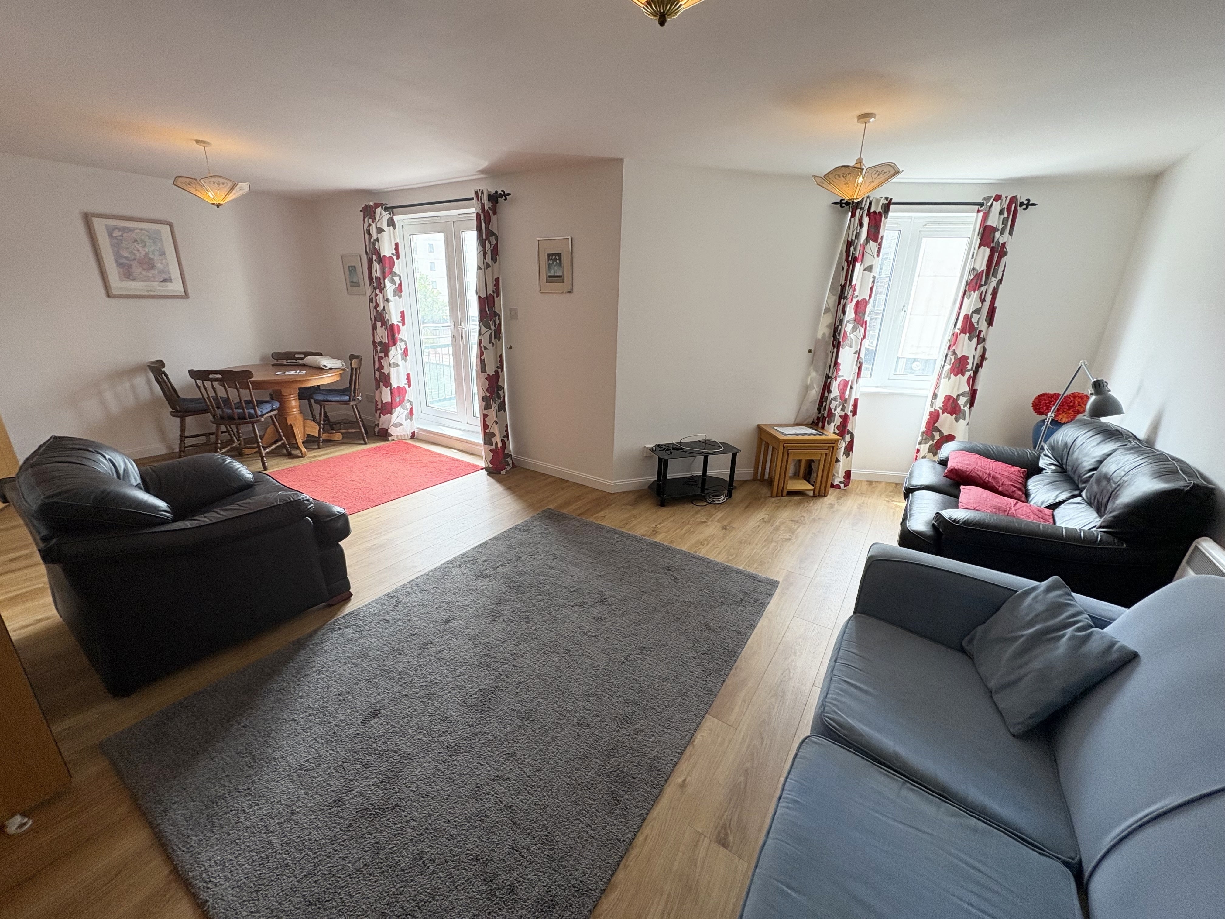 Flat Adventurers Quay in Cardiff