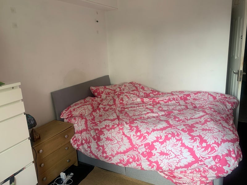 Room Geneva Drive in Greater London