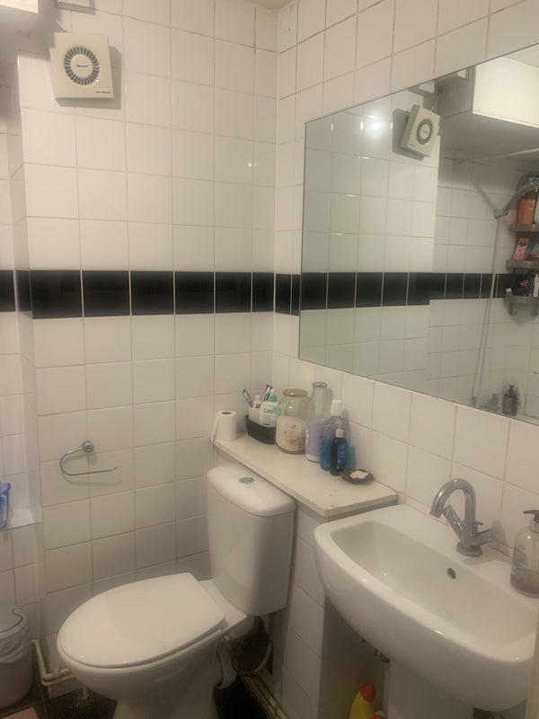Room Geneva Drive in Greater London
