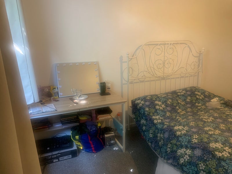 Room Geneva Drive in Greater London