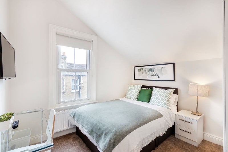 Room Ballater Road in Greater London