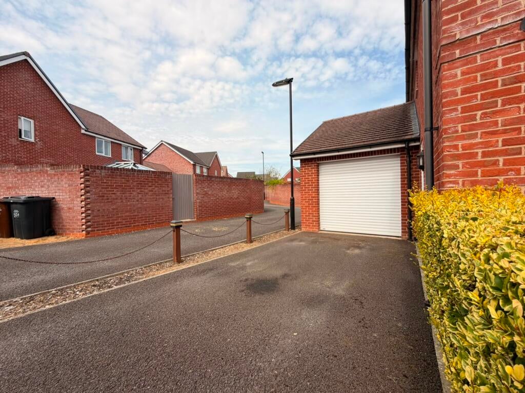 Flat Olympic Park Road in Test Valley