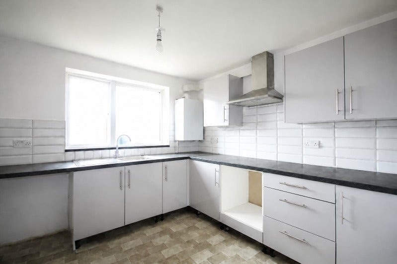 Flat Launceston Gardens in London