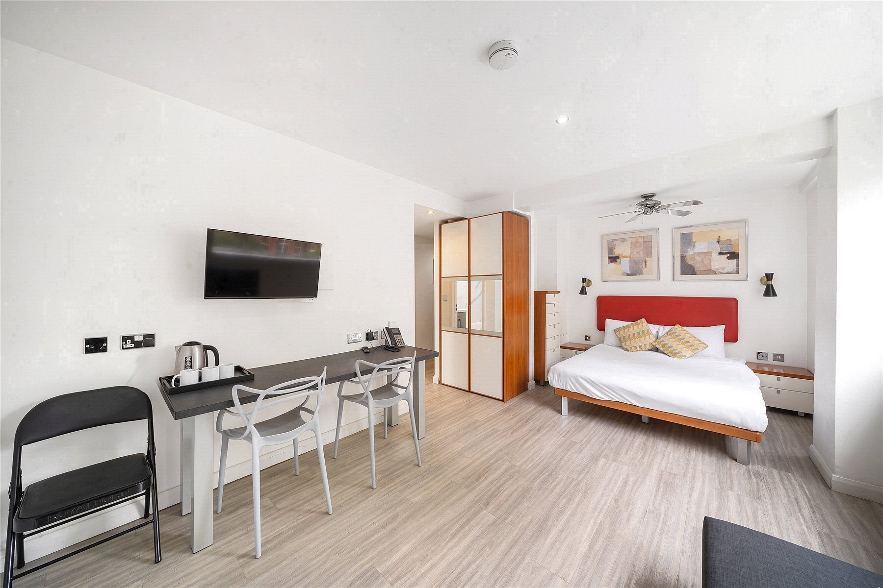 Flat Old Brompton Road in Greater London
