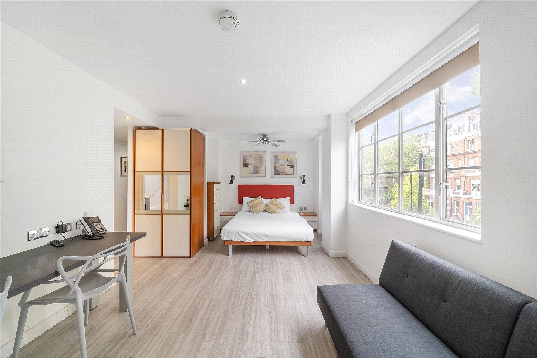 Flat Old Brompton Road in Greater London