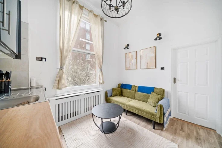 Flat Challoner Street in Greater London