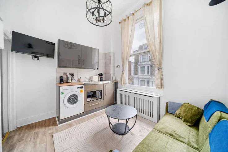 Flat Challoner Street in Greater London