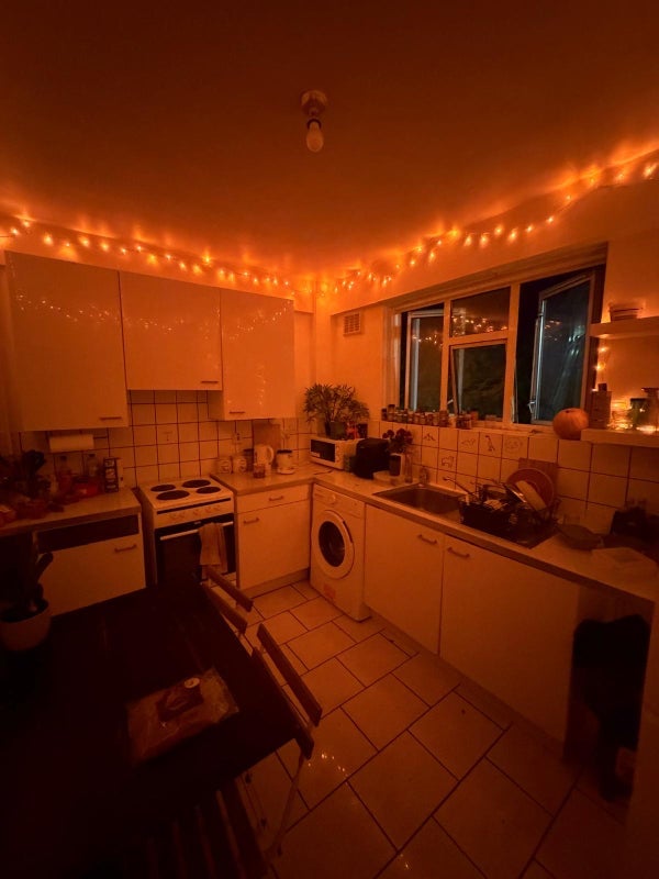 Room Jubilee Street in Greater London