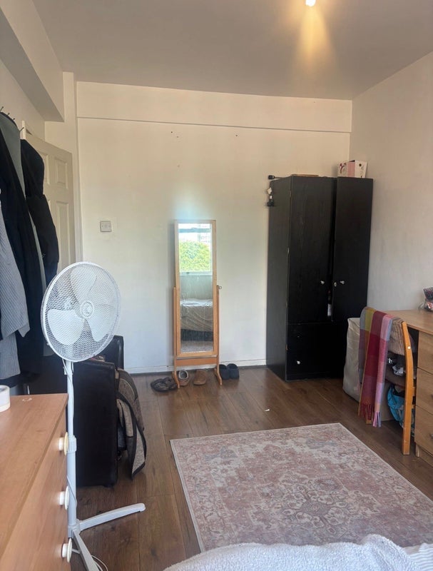 Room Jubilee Street in Greater London