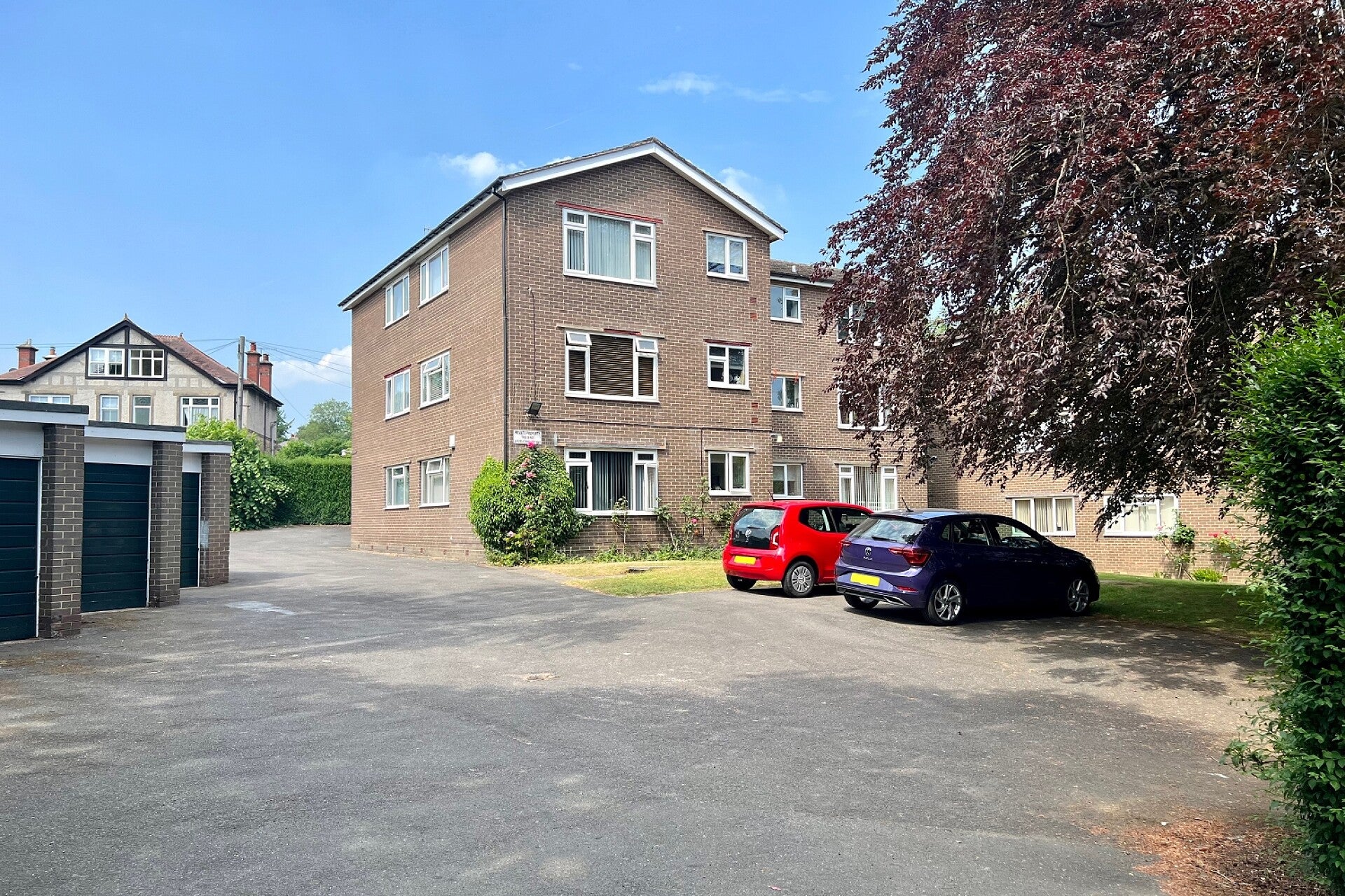Flat Sherwood Chase in Sheffield