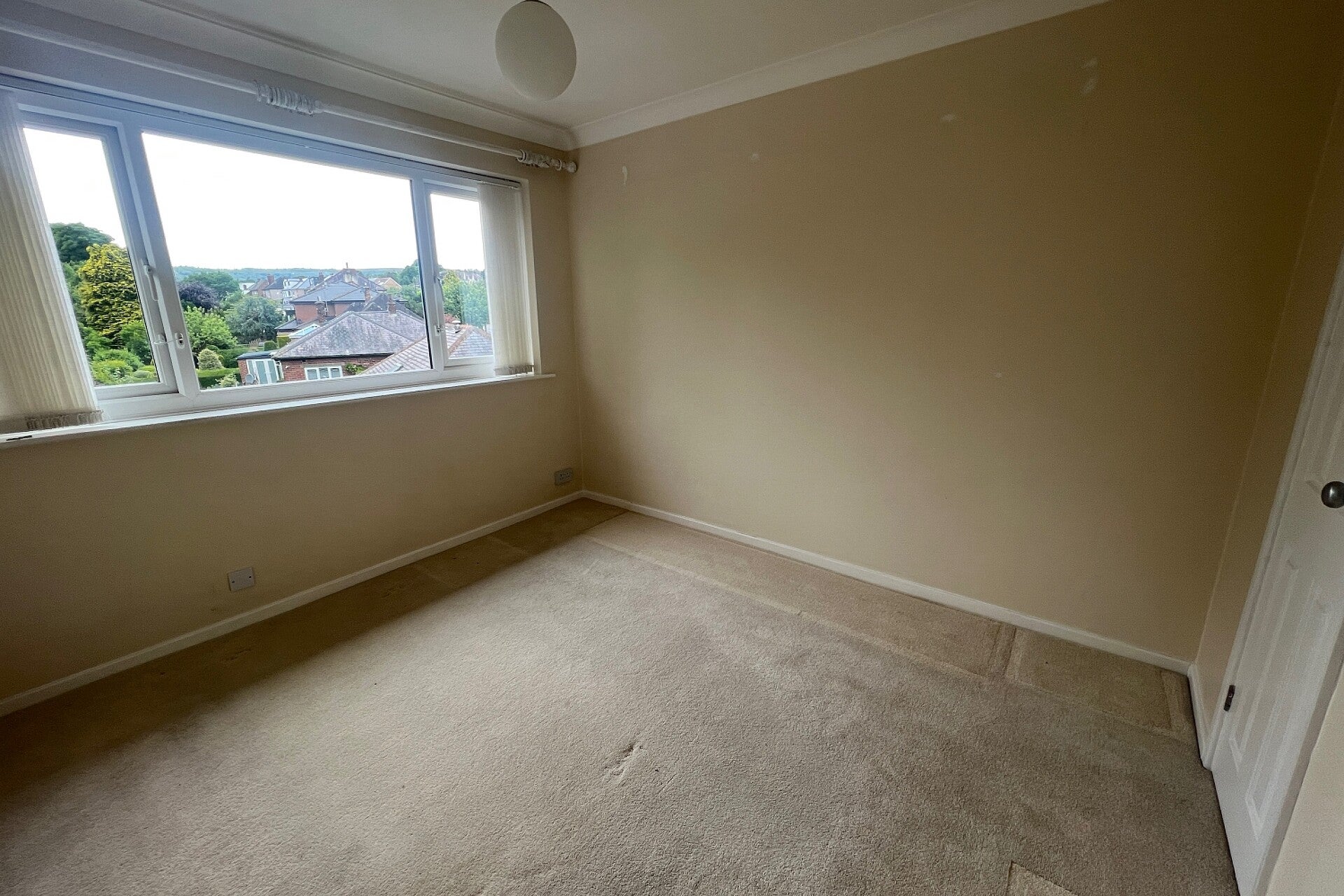 Flat Sherwood Chase in Sheffield
