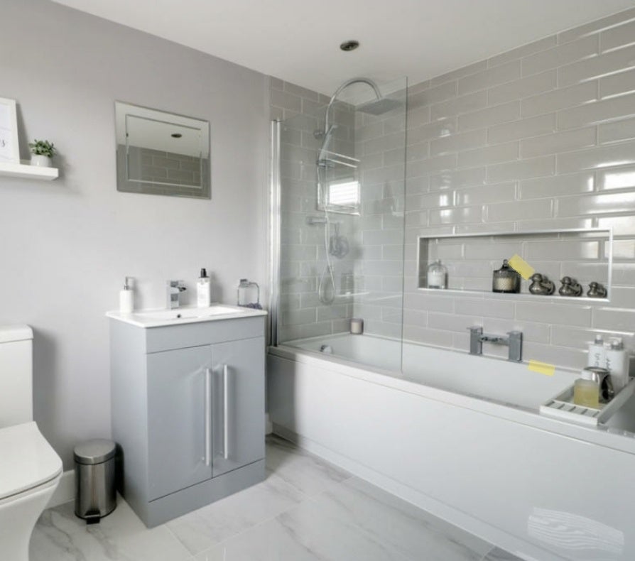 Room Ashmour Gardens in Greater London