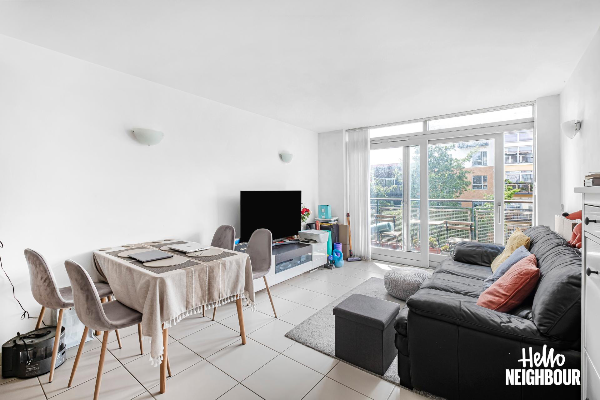 Flat West Parkside in Greater London