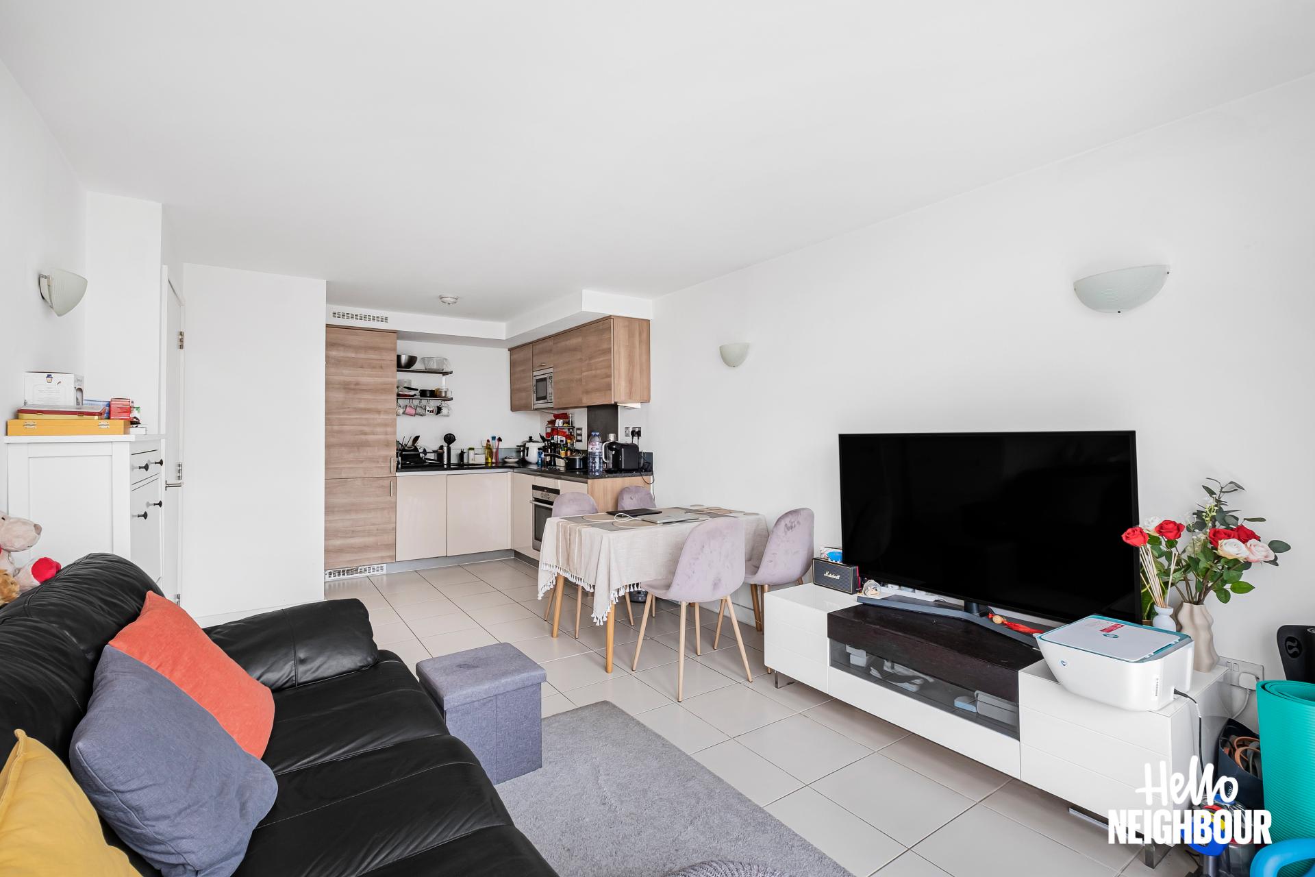 Flat West Parkside in Greater London
