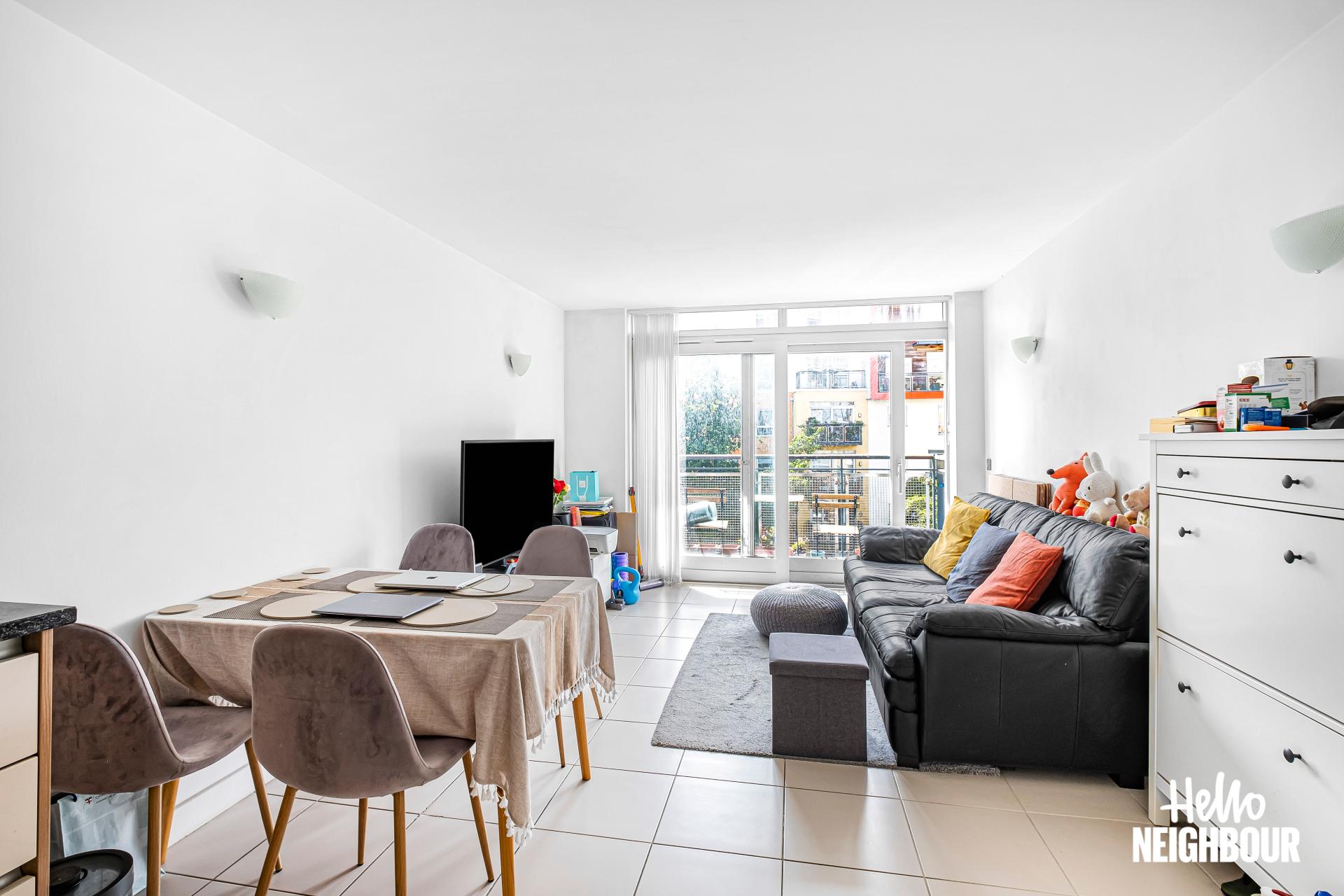 Flat West Parkside in Greater London