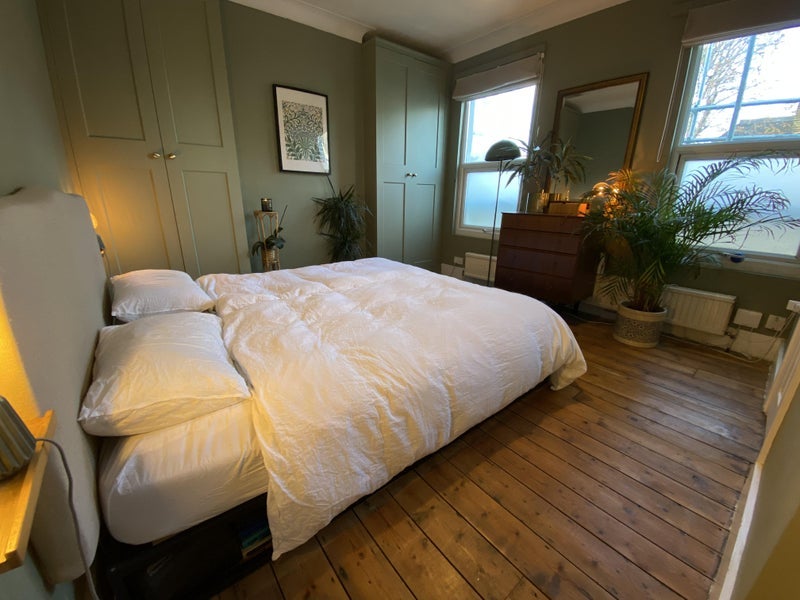 Room Langthorne Road in Greater London