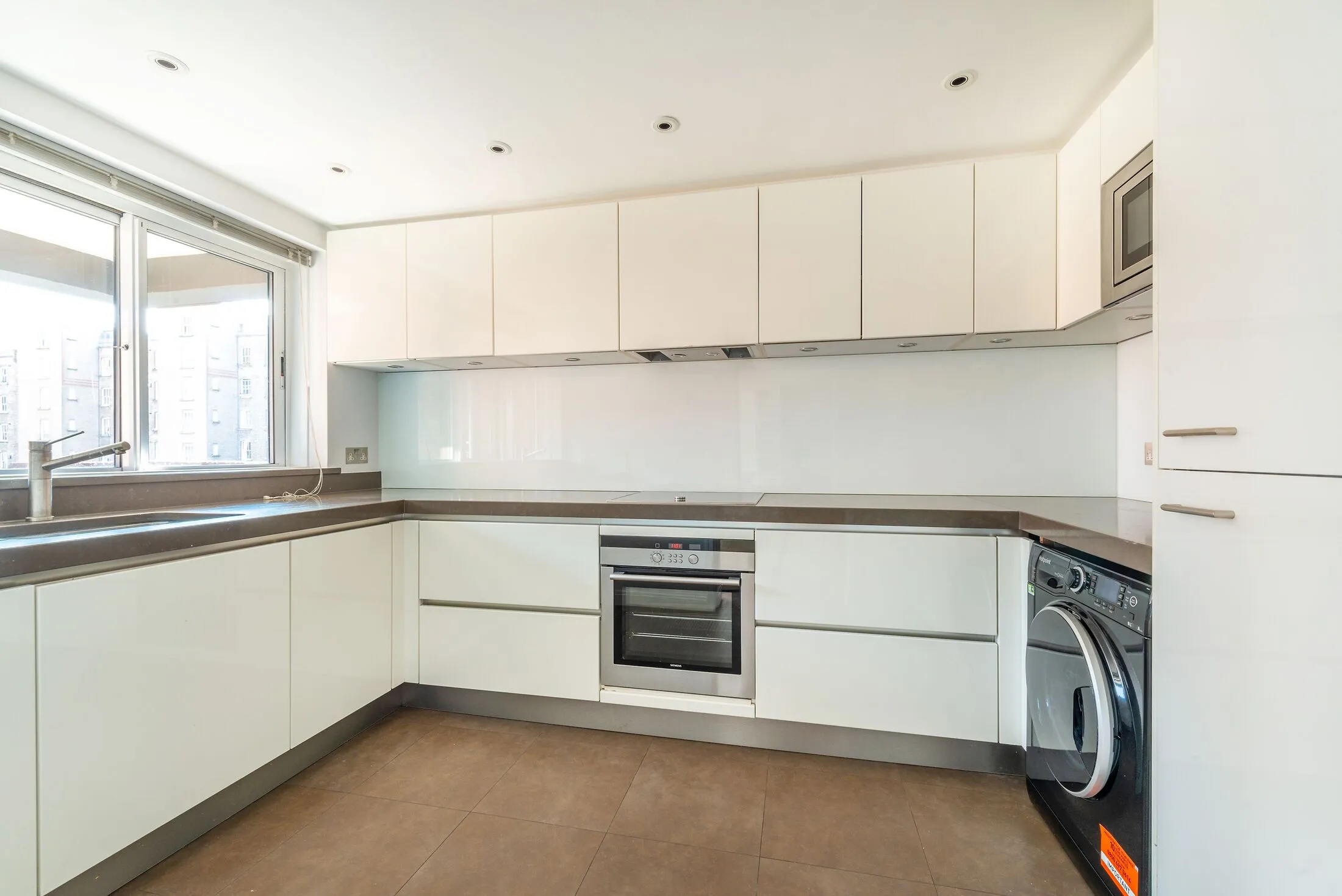 Flat Campden Hill Road in Greater London