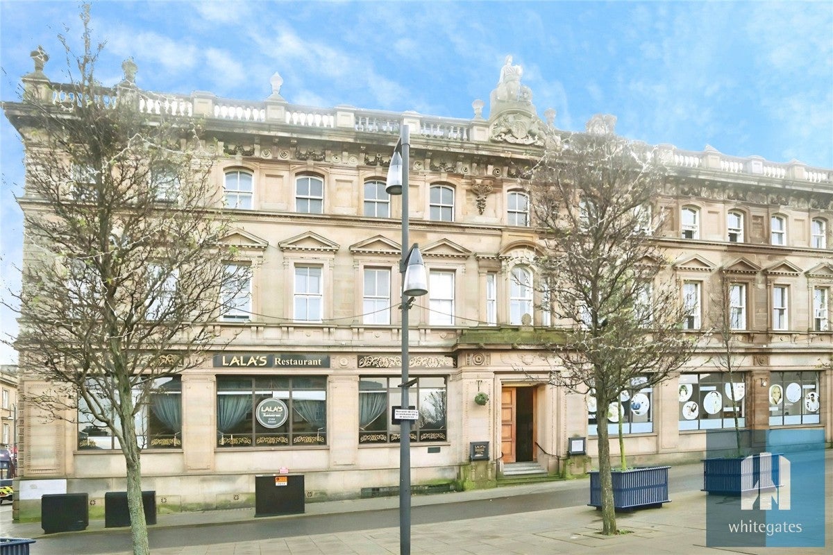 Flat Railway Street in Kirklees