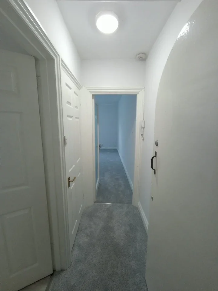 Flat Teignmouth Road in Greater London