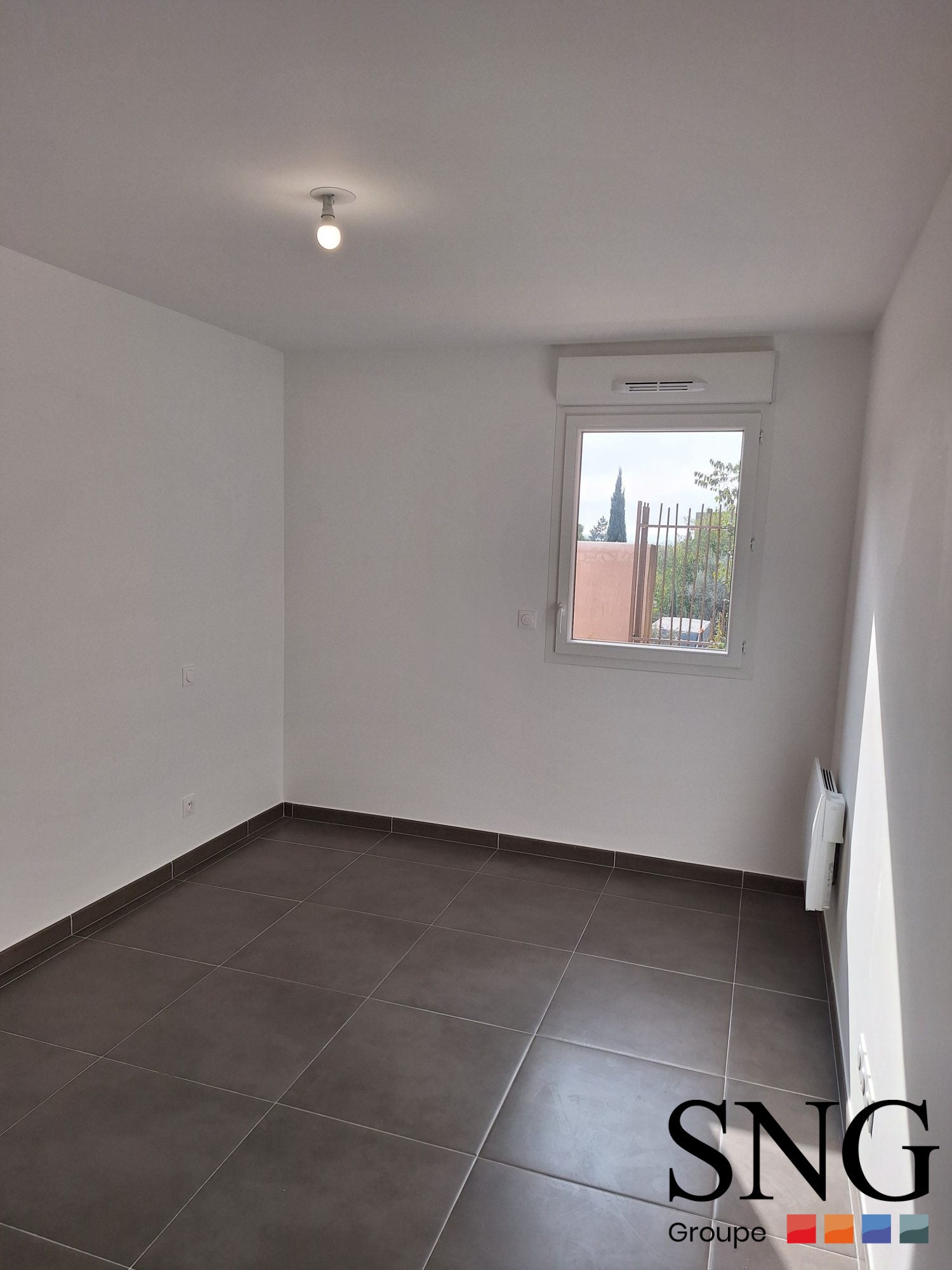 Appartement Avenue Monseigneur Robert Dalverny à Nîmes