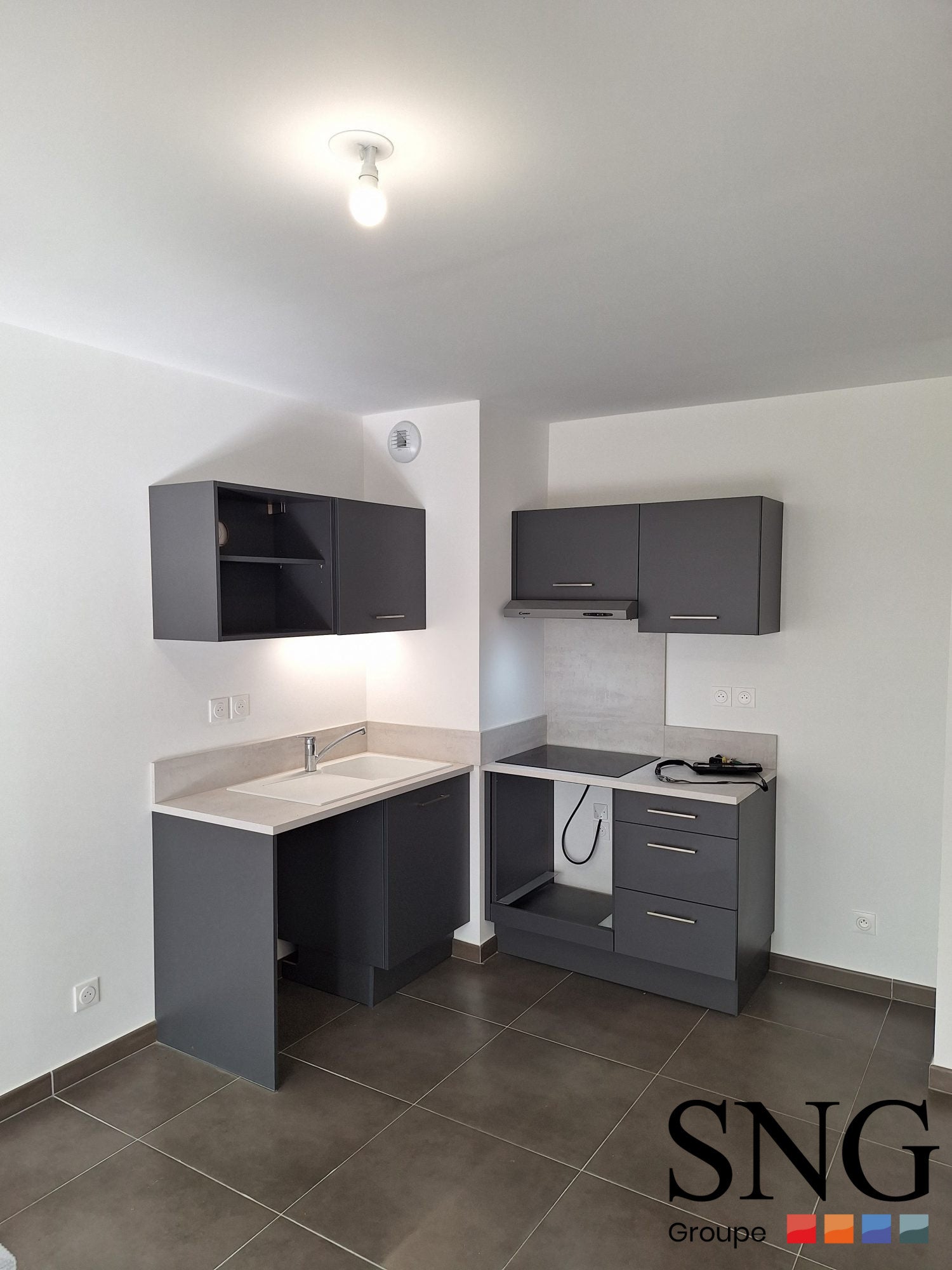 Appartement Avenue Monseigneur Robert Dalverny à Nîmes