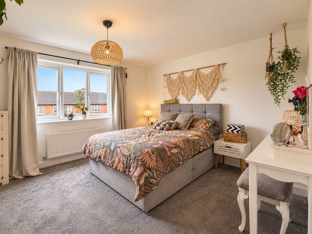 House Silkstone Road in Wakefield