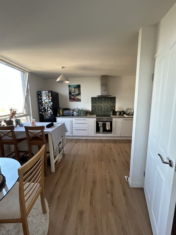 Room Bramlands Close in Greater London