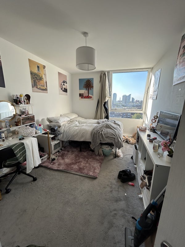 Room Bramlands Close in Greater London