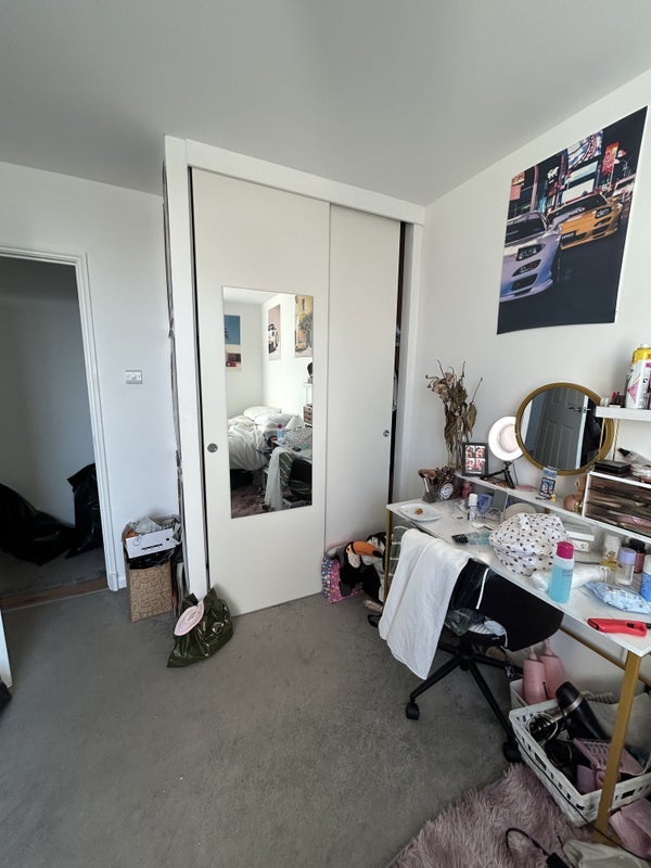 Room Bramlands Close in Greater London