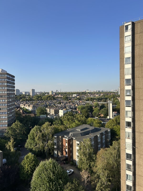 Room Bramlands Close in Greater London
