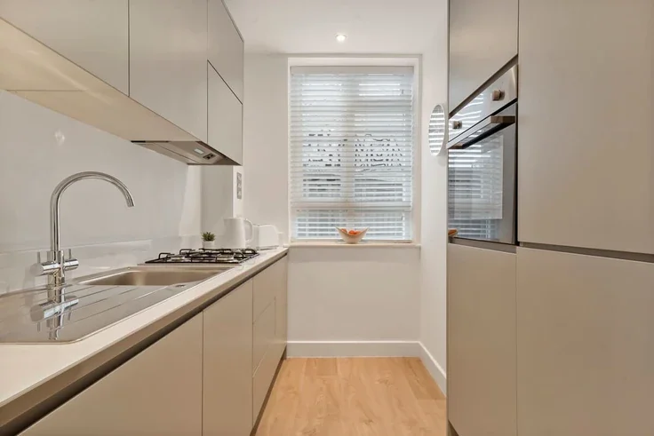 Flat Kingsland High Street in Greater London