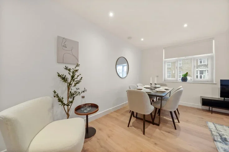 Flat Kingsland High Street in Greater London