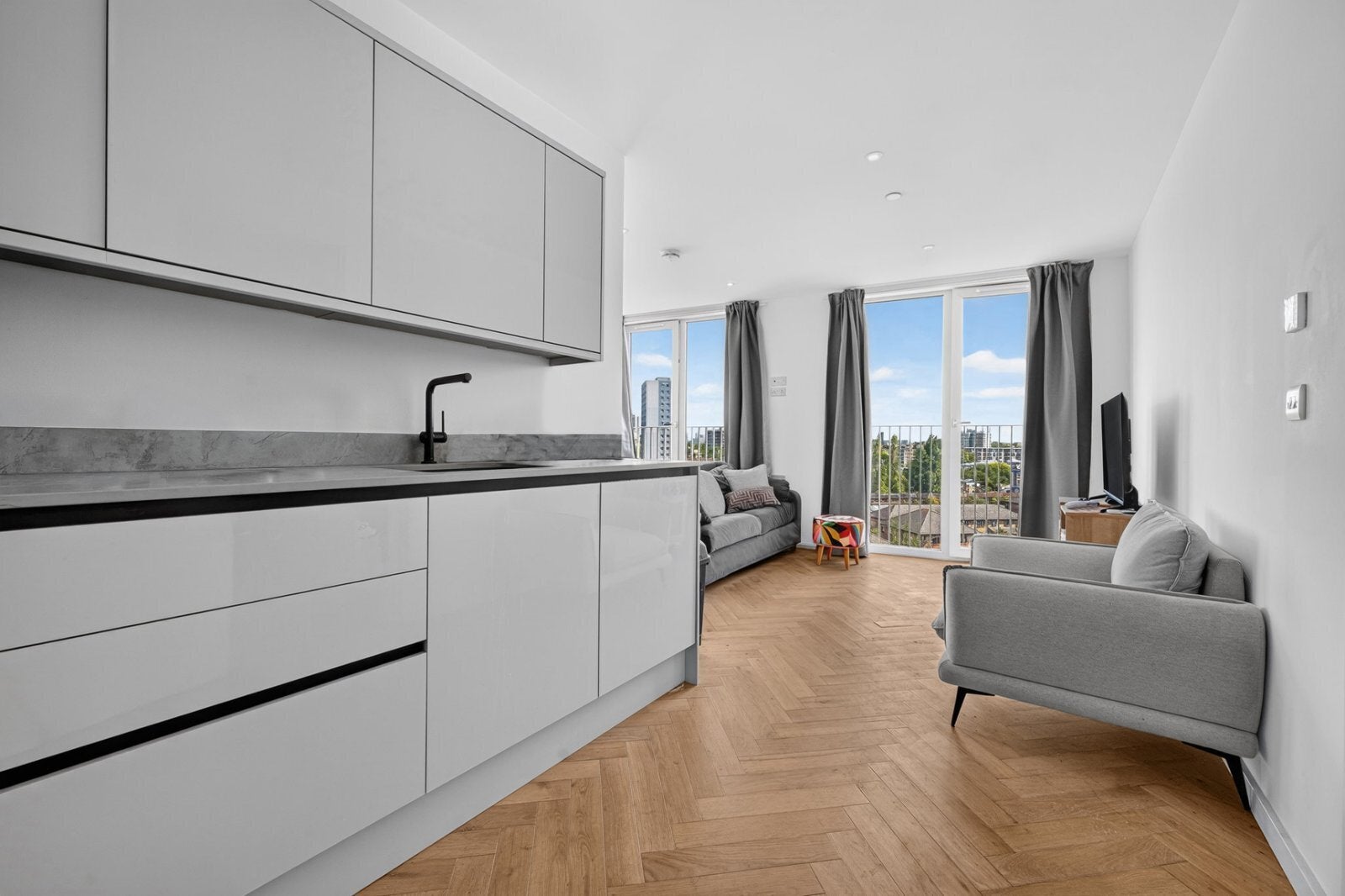Flat Arklow Road in Greater London