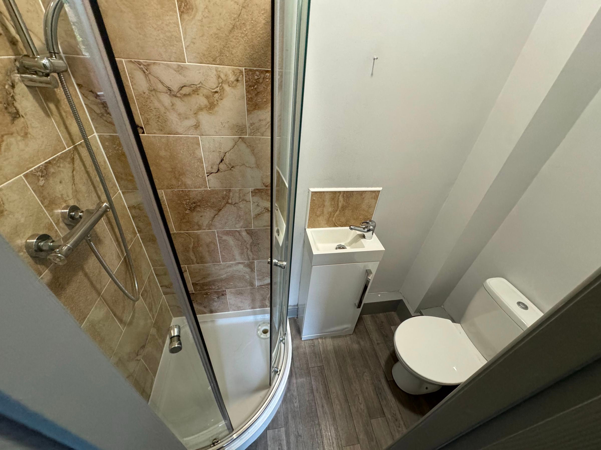 Room Broxholme Lane in Doncaster