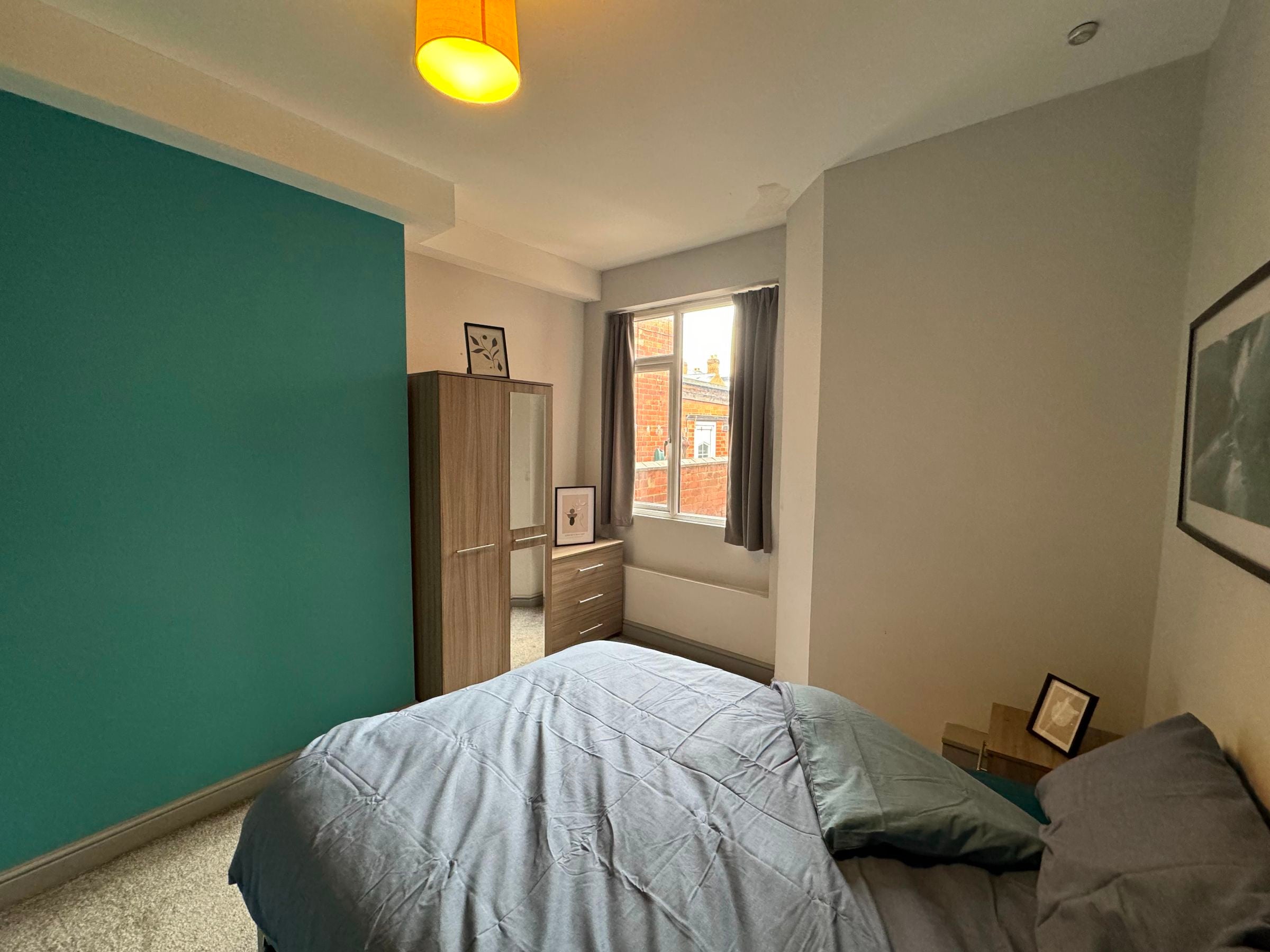 Room Broxholme Lane in Doncaster