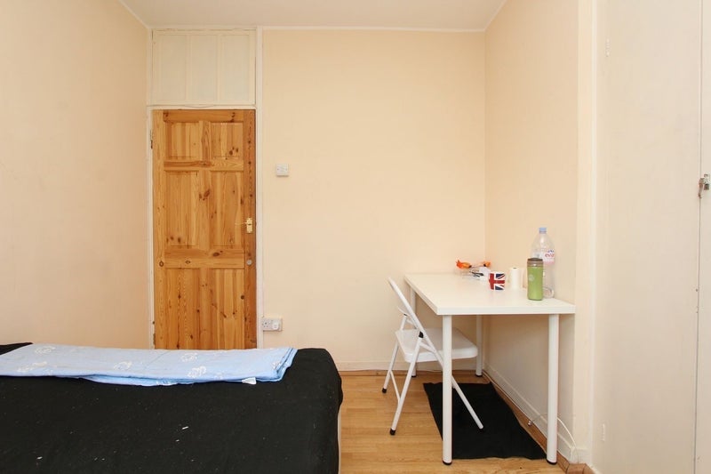 Room Falmouth Road in Greater London