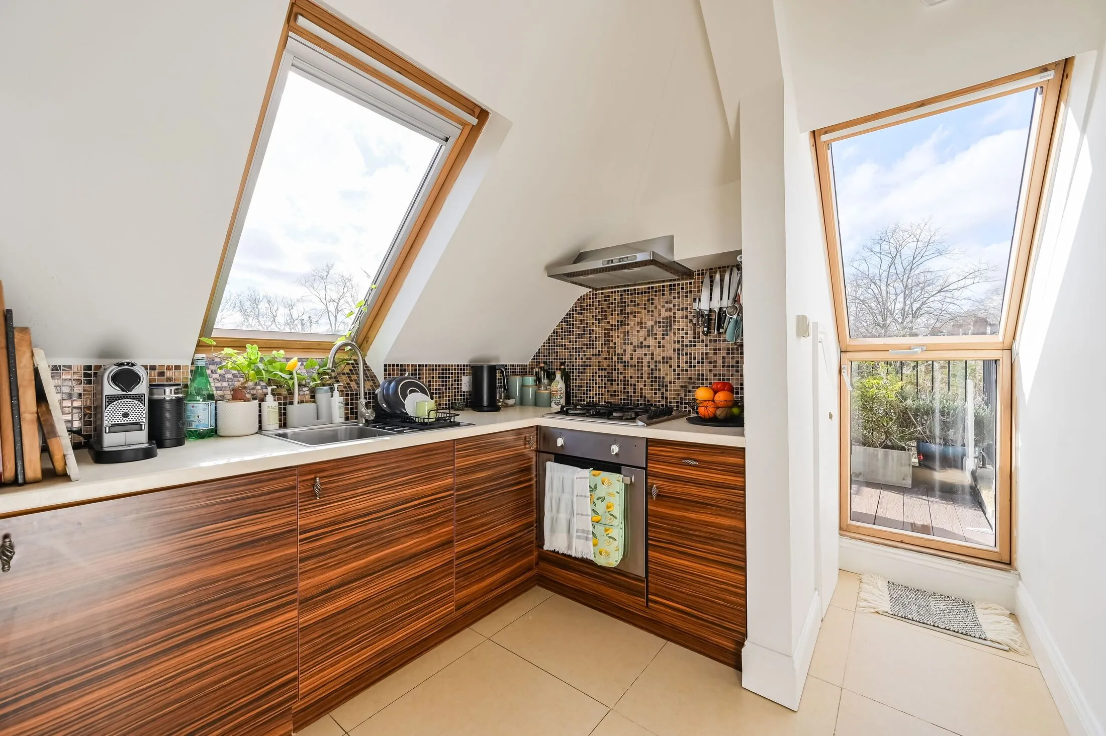Flat Grosvenor Avenue in Greater London