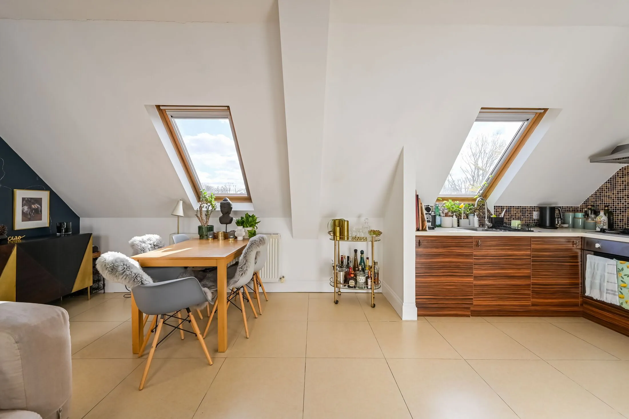 Flat Grosvenor Avenue in Greater London