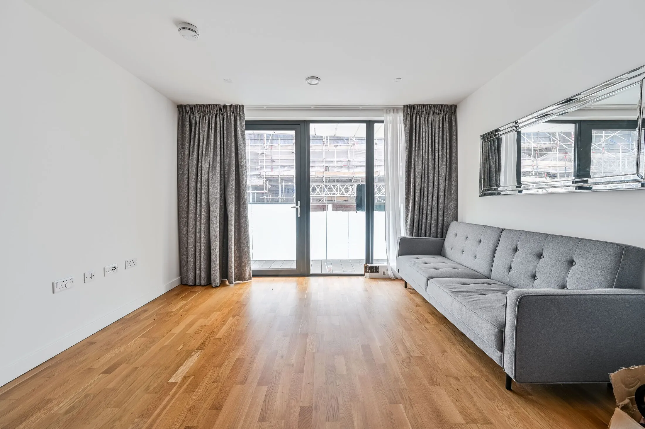 Flat Hawthorne Crescent in Greater London